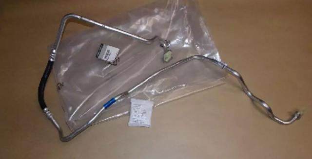 Mangueira de aparelho de ar condicionado, desde o radiador até o vaporizador 924404262R RENAULT
