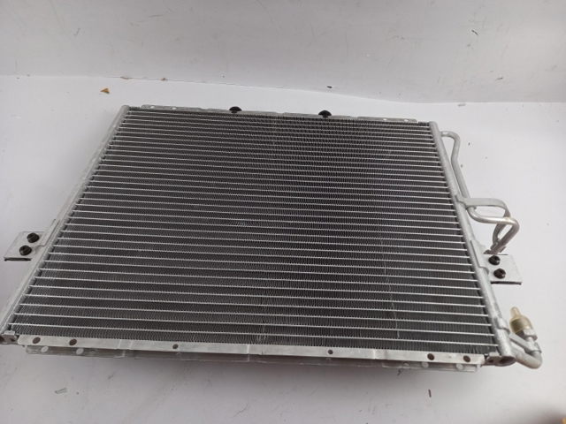 Radiador de aparelho de ar condicionado KIA Sportage  K00 ao melhor preço