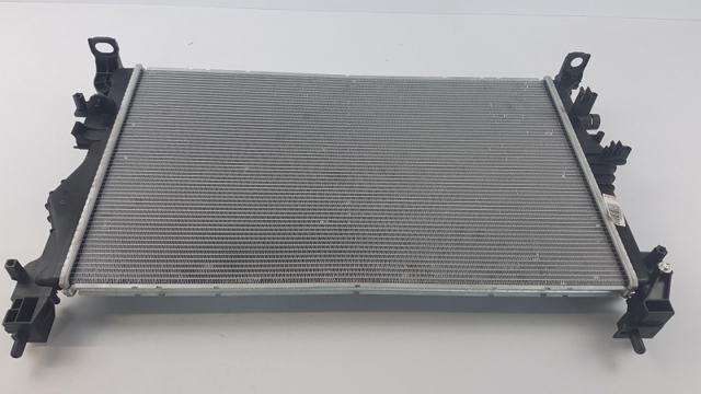 Radiador de esfriamento de motor para Opel Corsa X15