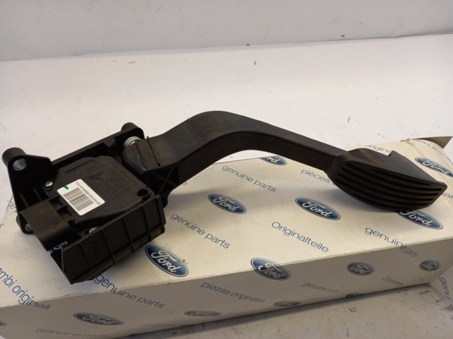 1582729 Ford