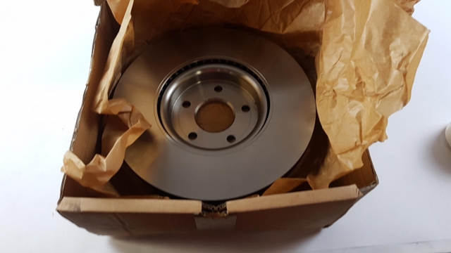 1829608 Ford