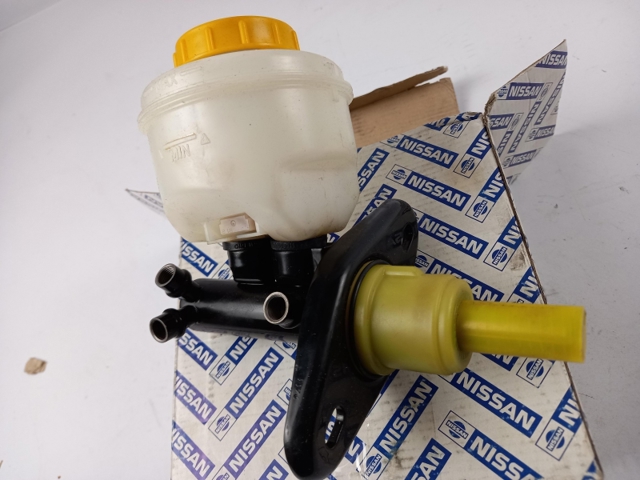 Cilindro mestre do freio para Nissan Vanette C23