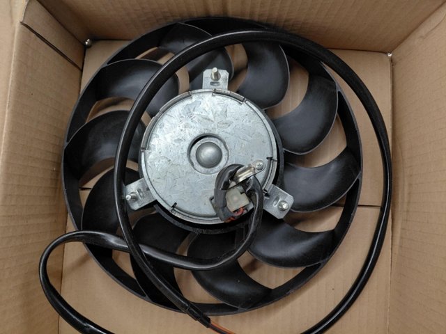 Ventilador elétrico de esfriamento montado (motor + roda de aletas) Audi A6  4A5 ao melhor preço