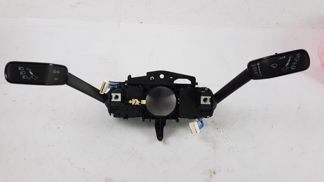 Comutador instalado na coluna da direção, montado Volkswagen Tiguan  BW2, BJ2 ao melhor preço