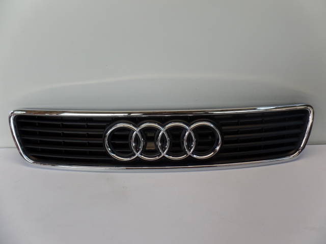 Grelha do radiador Audi A4  8D2 ao melhor preço