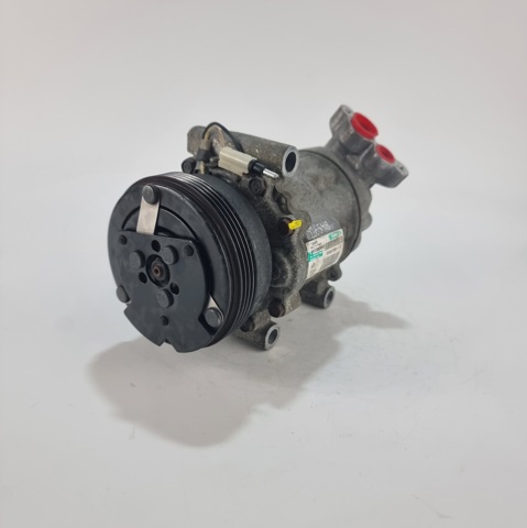 Compressor de aparelho de ar condicionado 7711134670 RENAULT