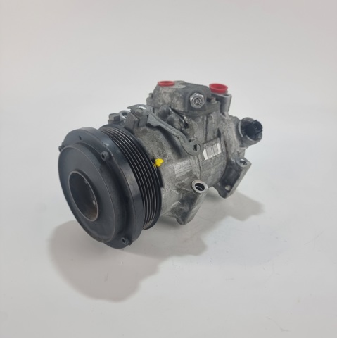 Compressor de aparelho de ar condicionado 8831005140 TOYOTA