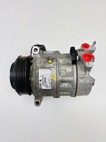 LR112585 Land Rover