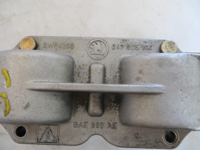 047905104 VAG