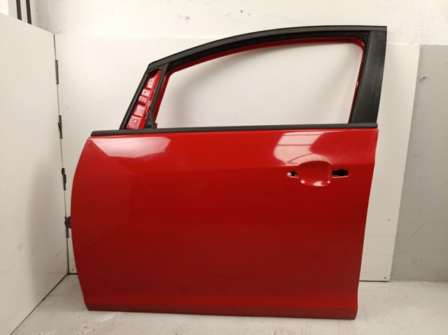 Porta dianteira esquerda 13285606 OPEL