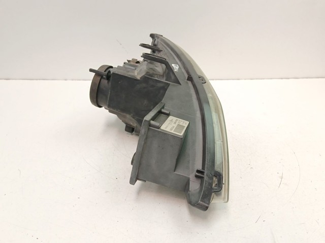 Luz esquerda 260609F600 NISSAN