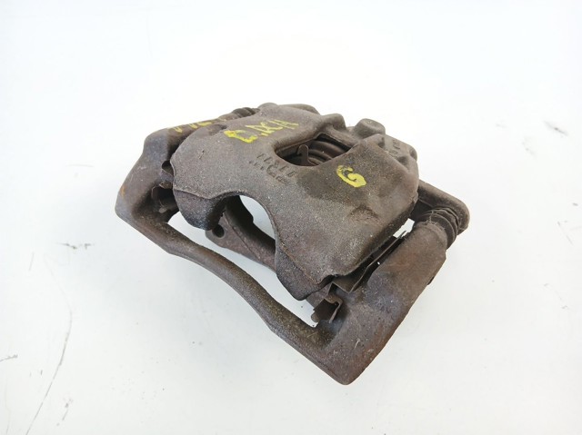 Suporte do freio dianteiro direito 41001AX601 NISSAN