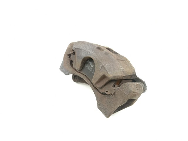 Suporte do freio dianteiro direito 4605A862 MITSUBISHI