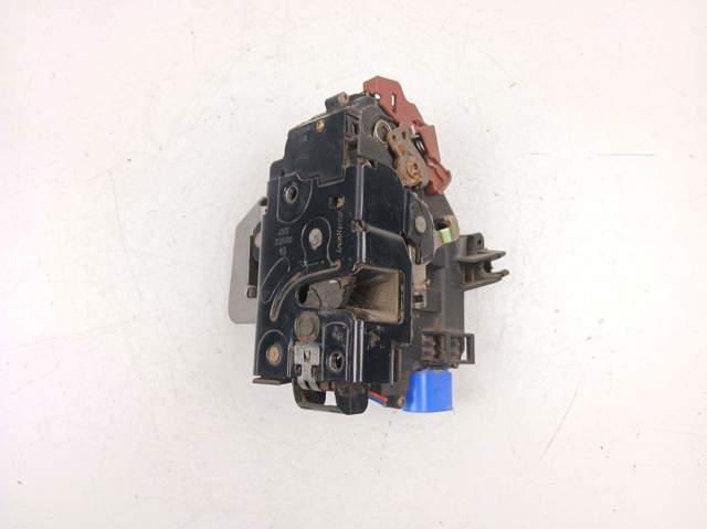 Fecho da porta dianteira esquerda Audi A8  4E2, 4E8 ao melhor preço
