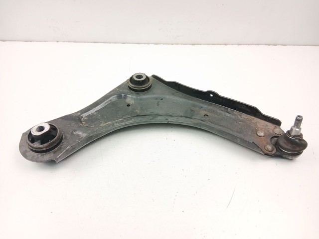 Braço oscilante inferior direito de suspensão dianteira 545009207R RENAULT