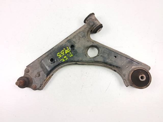 Braço oscilante inferior esquerdo de suspensão dianteira 55703230 OPEL