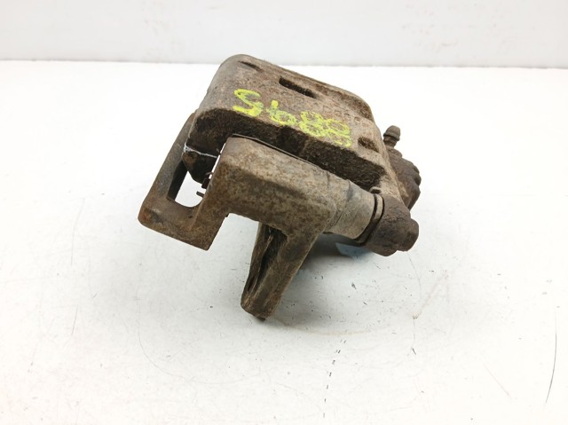 Suporte do freio traseiro direito 582303E000 HYUNDAI