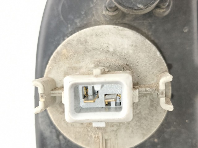 Luz esquerda 6204P4 PEUGEOT