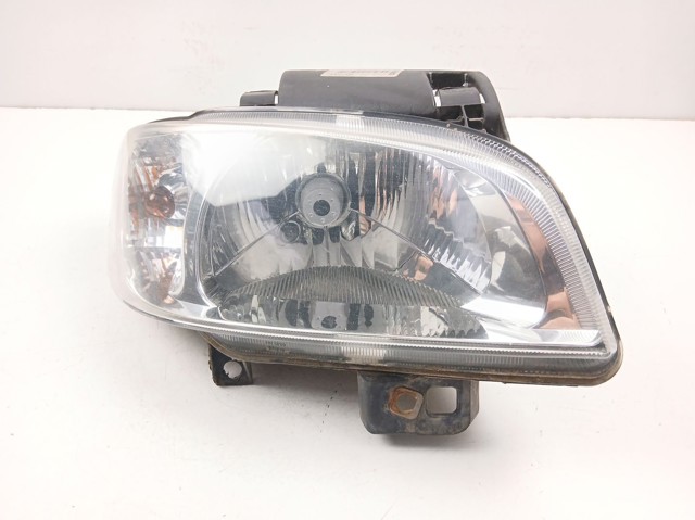 Luz direita 67743749 VAG