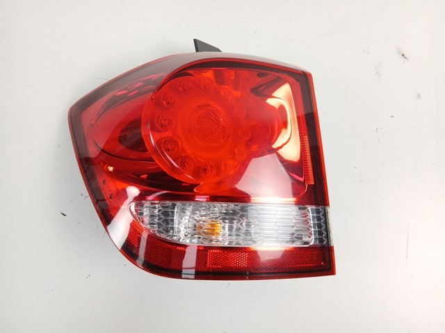 Lanterna traseira esquerda externa 68078481AD FIAT