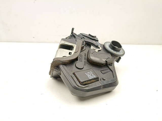 Fecho da porta traseira direita 6905002102 TOYOTA