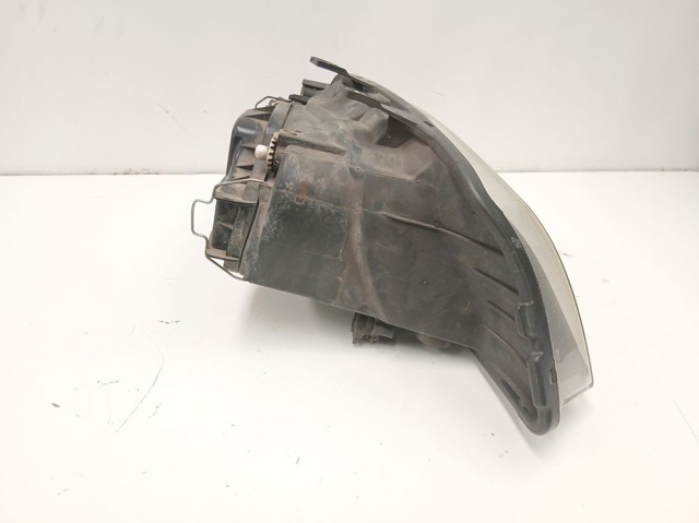 Luz esquerda 6L1941751M VAG