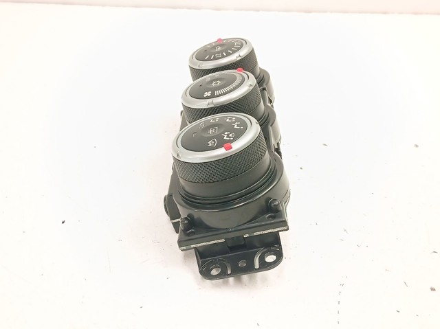 Unidade de controlo dos modos de aquecimento/condicionamento 7820A115XB MITSUBISHI
