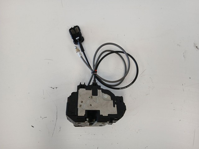 Fecho da porta dianteira esquerda 805019U10B NISSAN