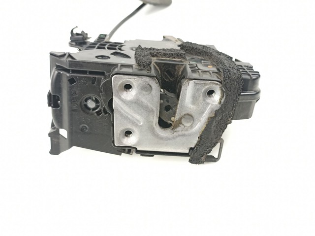 Fecho da porta dianteira direita 805020401R RENAULT