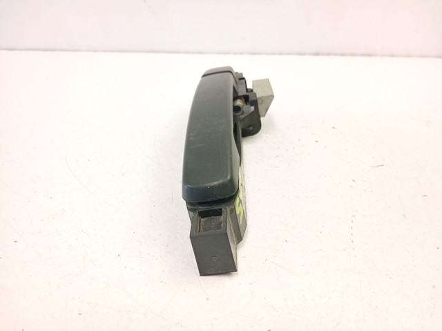 Suporte de maçaneta externa da porta dianteira direita 80610EB300 NISSAN