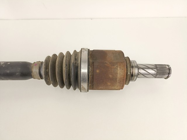 Semieixo (acionador) dianteiro esquerdo 8200934676 RENAULT