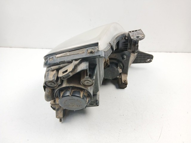 Luz esquerda 8310108102HBC SSANG YONG