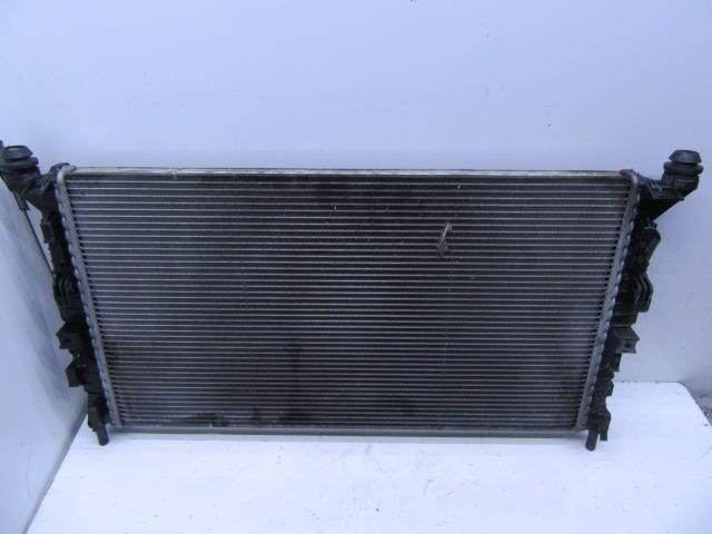 Radiador de esfriamento de motor 8603244 VOLVO