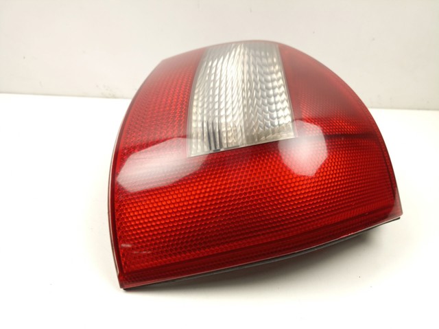 Lanterna traseira direita 8L0945096B VAG