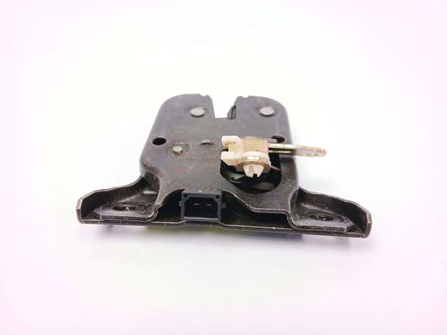Fecho de tampa de porta-malas (de 3ª/5ª porta traseira) para Audi A4 8D5