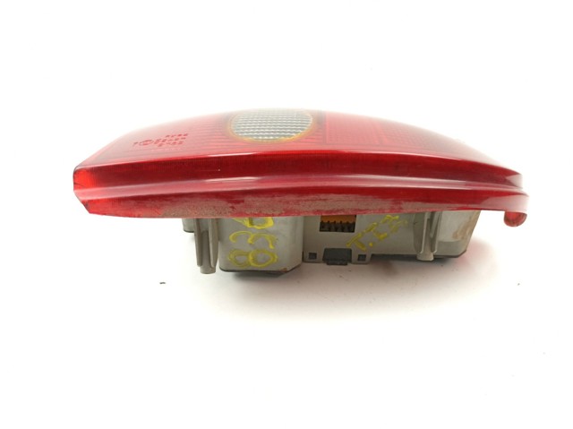 Lanterna traseira esquerda 90444141 OPEL