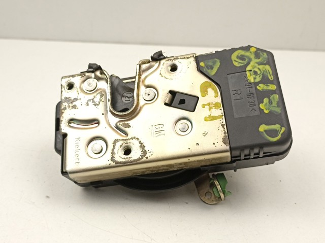 Fecho da porta dianteira direita 90507060 OPEL