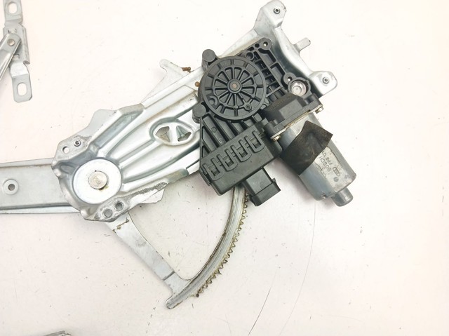 Mecanismo de acionamento de vidro da porta dianteira direita 90579571 OPEL