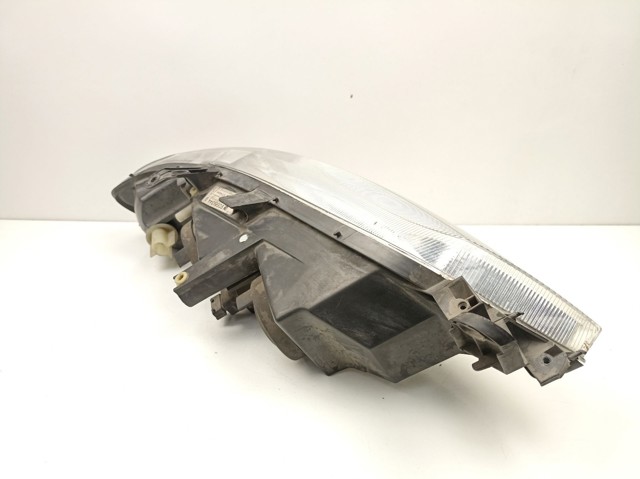 Luz esquerda 90586844 OPEL