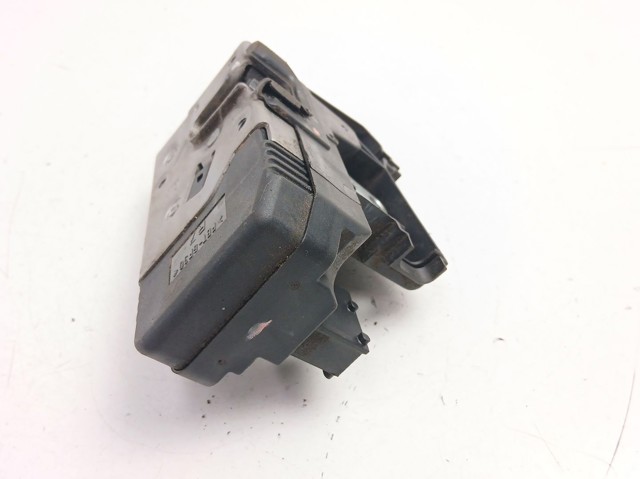 Fecho da porta dianteira direita 91166234 RENAULT