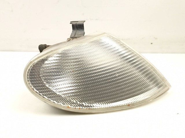 Pisca-pisca direito 95VW13A358AA FORD