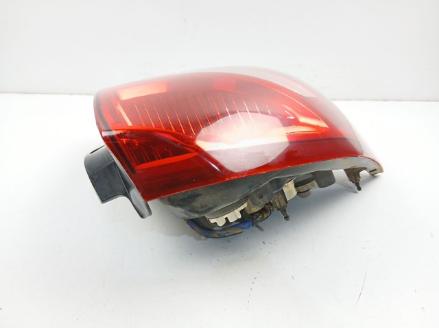 Lanterna traseira esquerda 96650614 GM