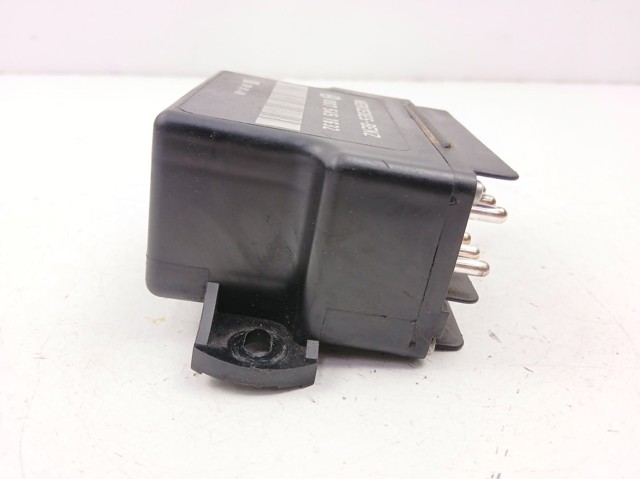 Relê das velas de incandescência A0075451632 MERCEDES