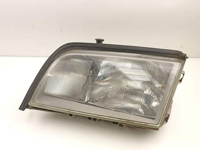 Luz esquerda para Mercedes C S202