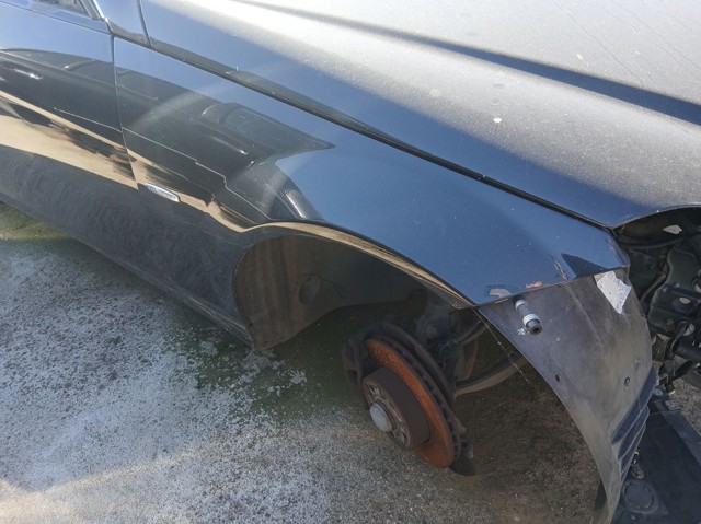 Pára-lama dianteiro direito A2048800218 MERCEDES