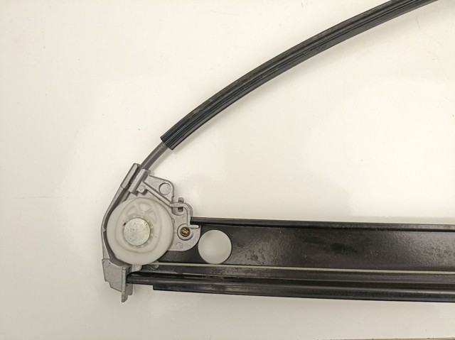 Mecanismo de acionamento de vidro da porta dianteira direita A2207200446 MERCEDES