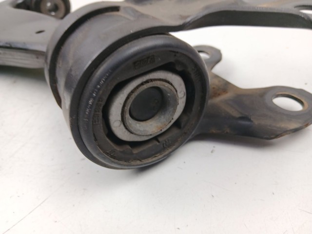 Braço oscilante inferior esquerdo de suspensão dianteira F1F13A424AAB FORD