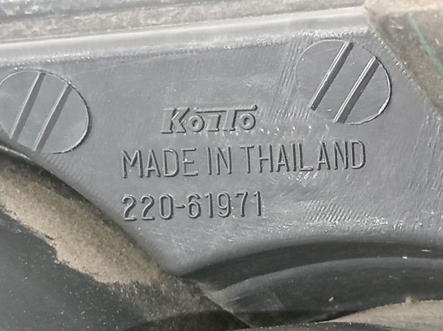 Lanterna traseira direita externa GJ6A51150E MAZDA