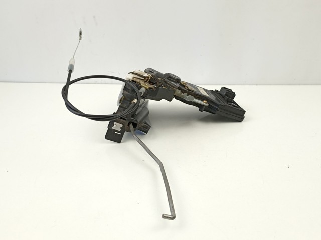 Fecho da porta dianteira direita GJ6A58310A MAZDA