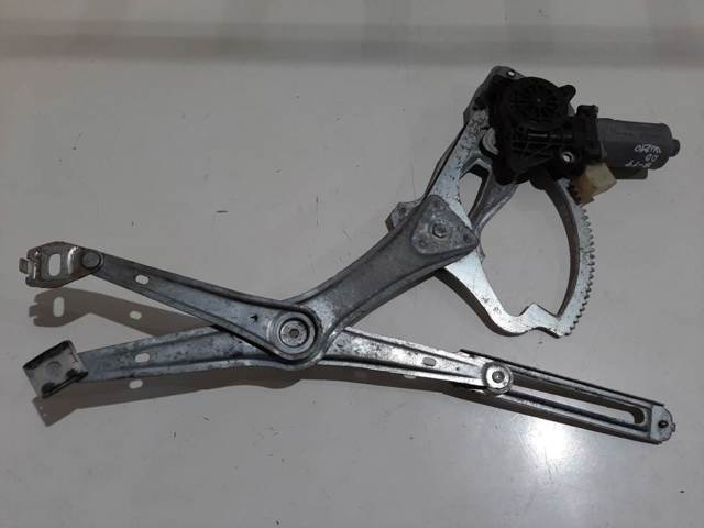 Motor de acionamento de vidro da porta dianteira direita 0130821709 MERCEDES
